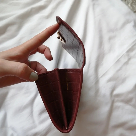 NWT Love & Lore Auburn Croc Vegan Leather Tri Fold Continental Wallet or Clutch - Picture 10 of 16